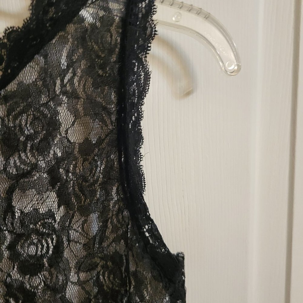 Camisa Blue knot-front off-shoulder tunic and sheer lace Tank Size: Medium NWT - Picture 7 of 14